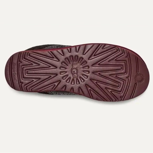 UGG Classic Mini Mirror Ball NWOT Size 6 Maroon/ Wild Grape - Picture 4 of 8